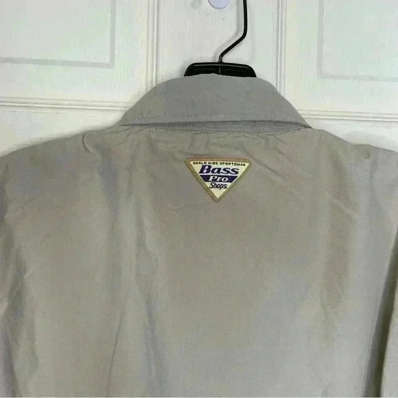 Bass Pro Shop Bassmaster Button Up Fish Camping Shirt Men’s Outdoor Sz S - Picture 5 of 6